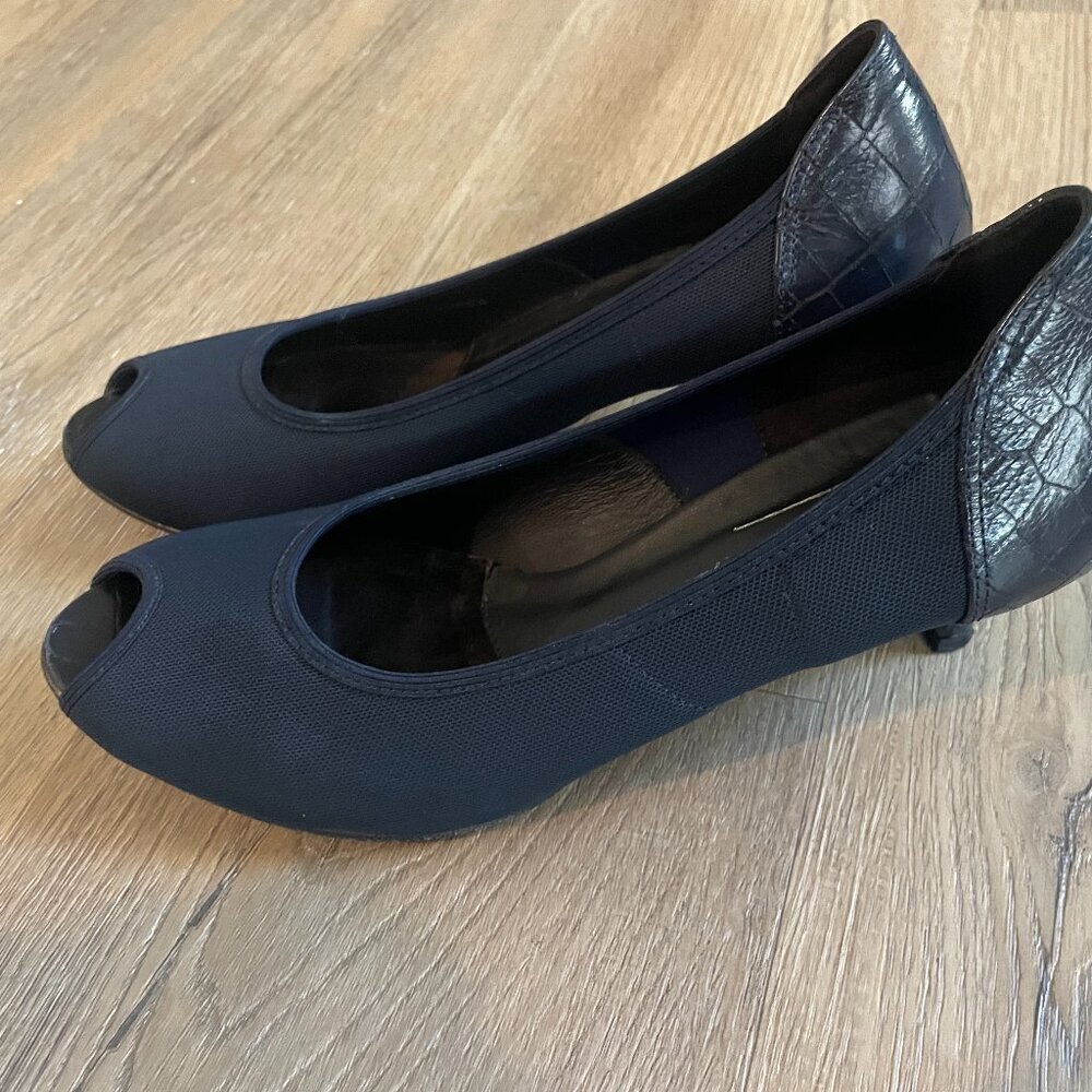 Donald Pliner Dorba Italy Navy Peep Toe Slip-on Kitten Heel Shoes 8.5 M
